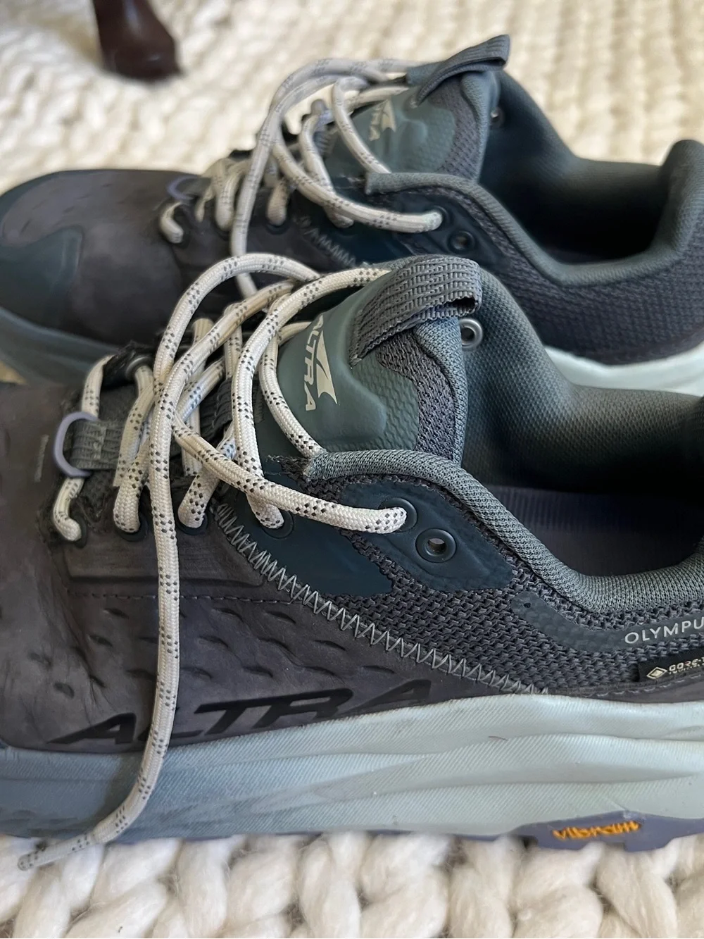 Altra Women's Olympus 6 Hike Low Gtx
